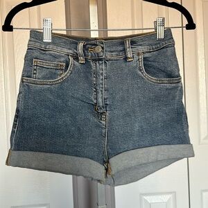 Aritzia brand Wilfred Free denim shorts